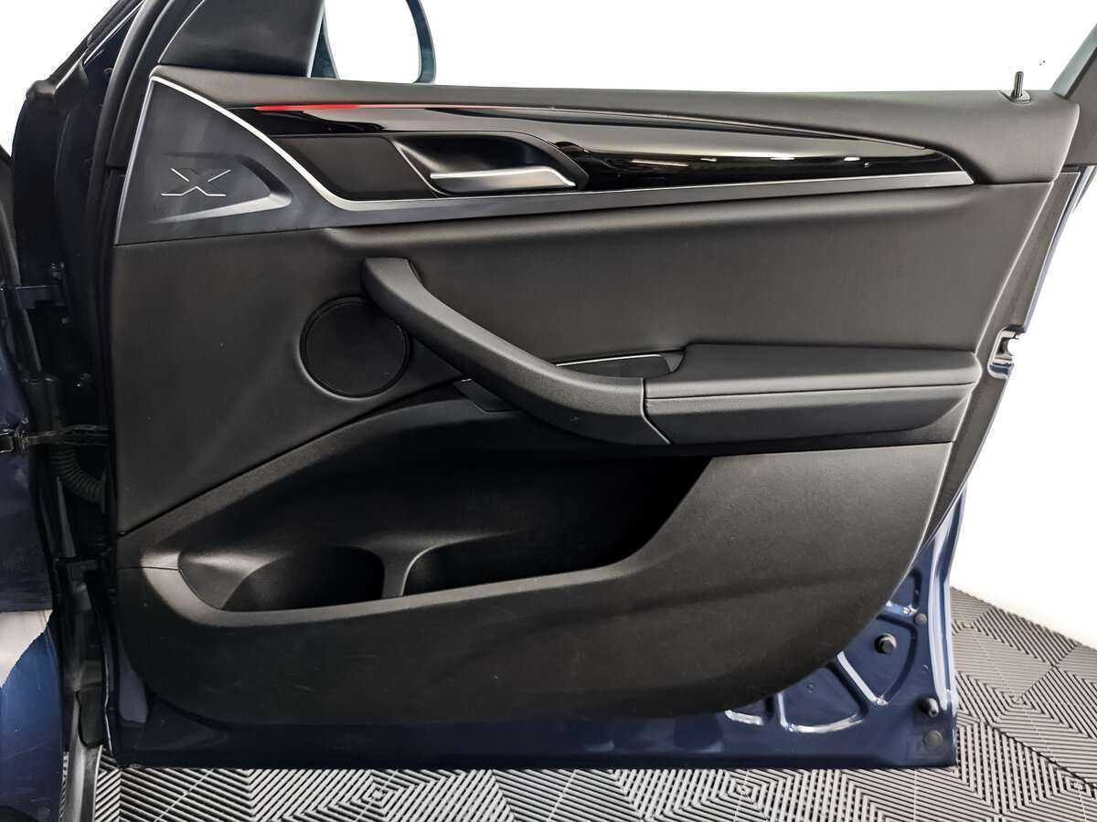 Б/У БМВ Икс4 2021 года. Фото: #19