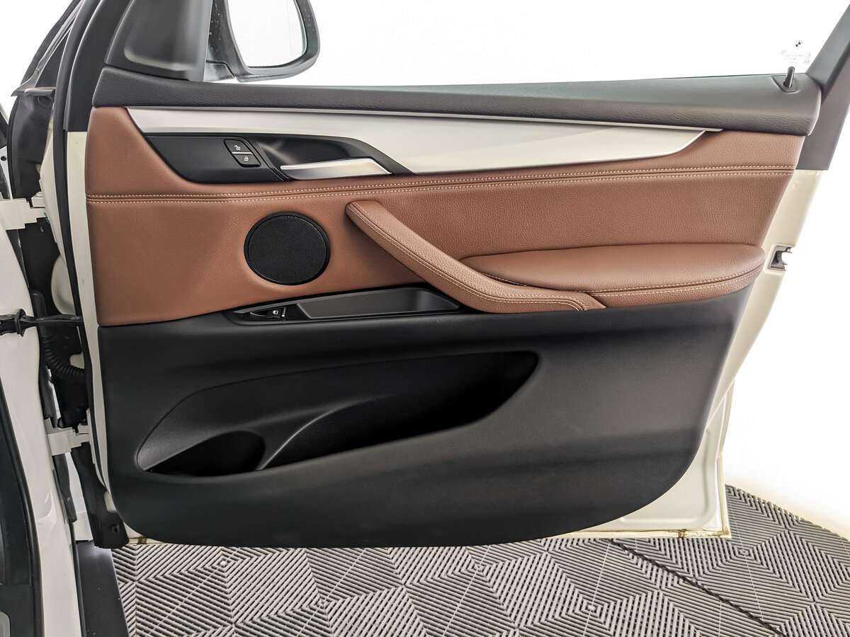 Б/У БМВ Икс5 2018 года. Фото: #19