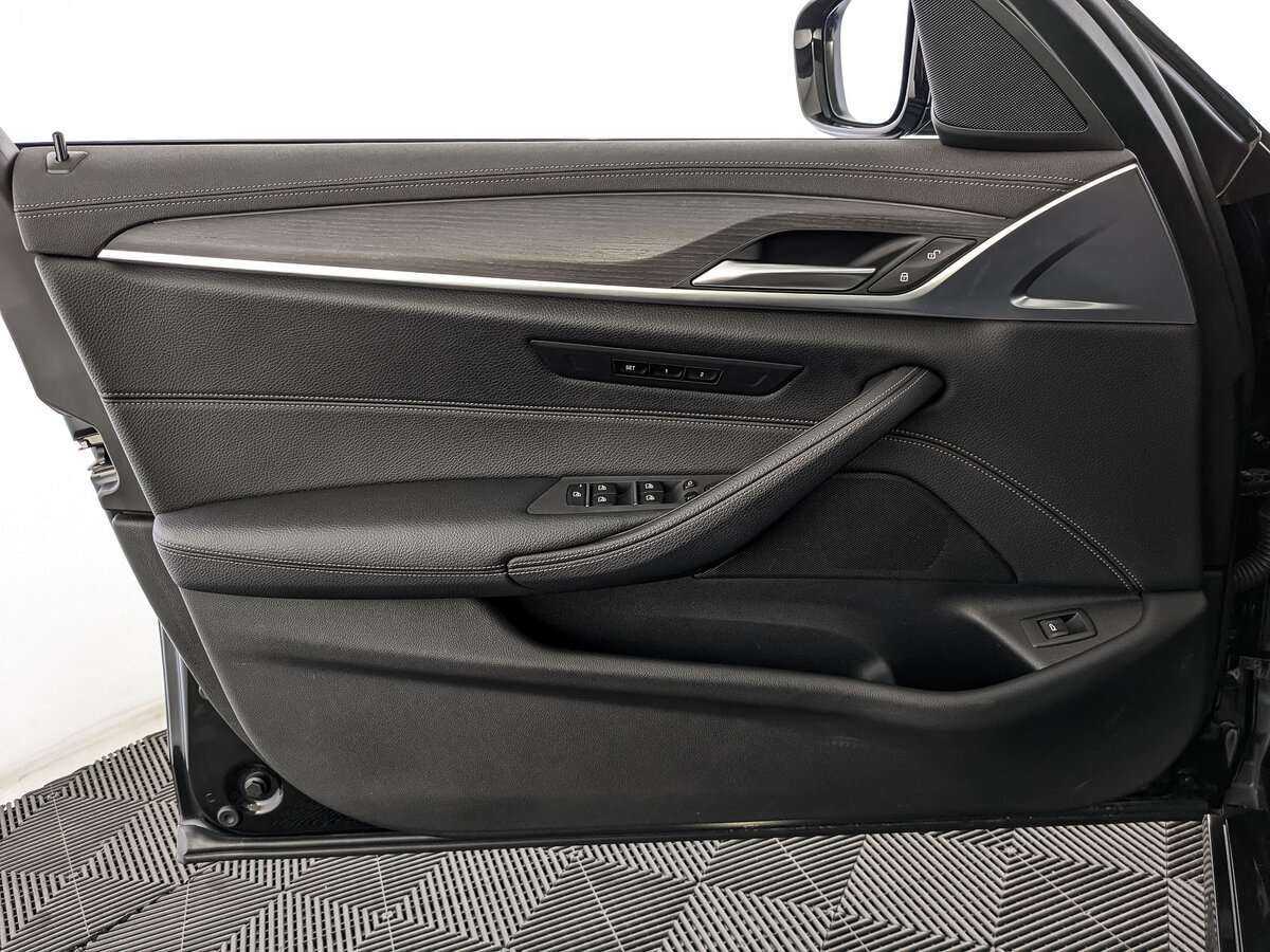 Б/У БМВ 5 серии 2021 года. Фото: #13