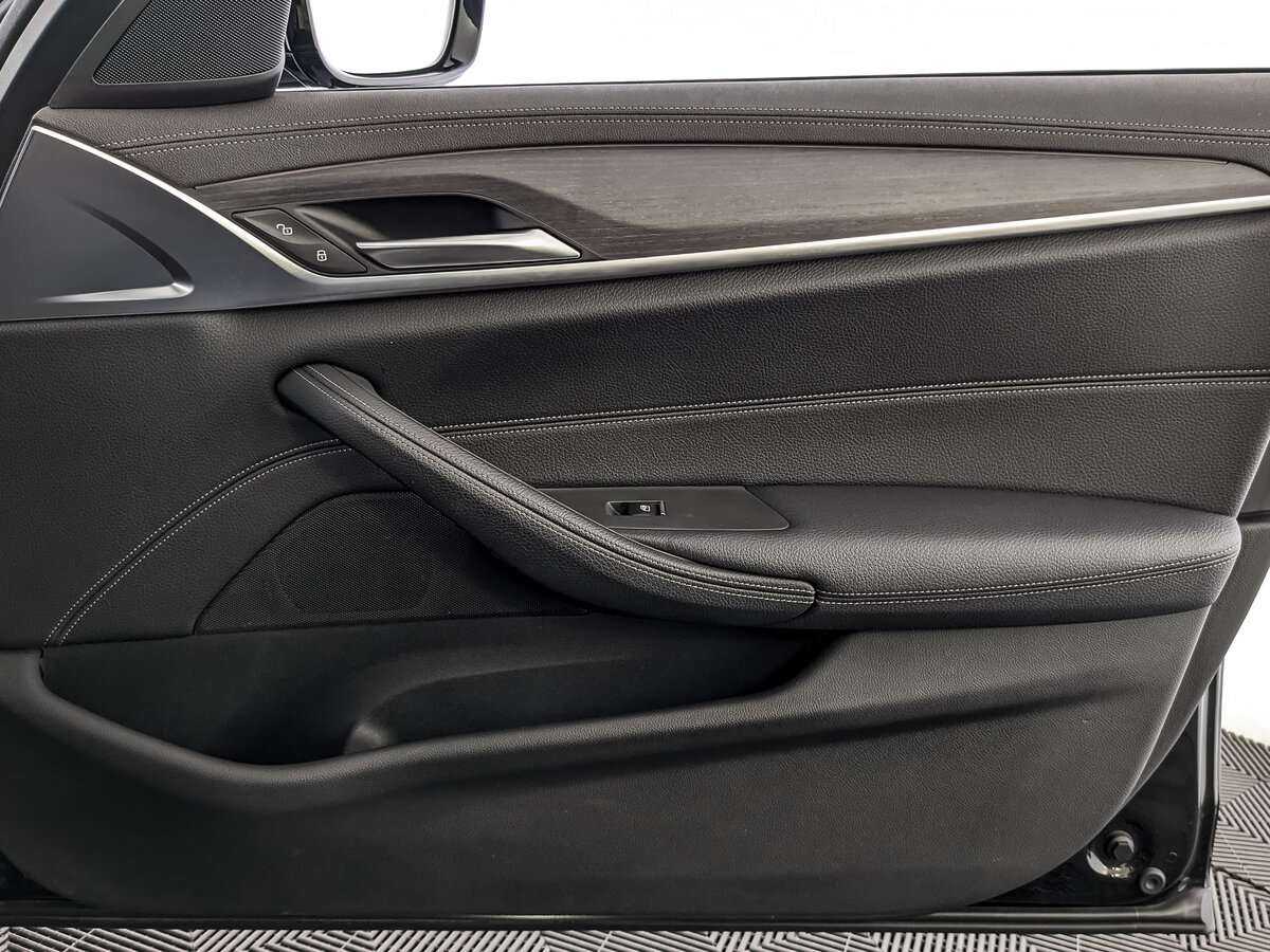 Б/У БМВ 5 серии 2021 года. Фото: #19