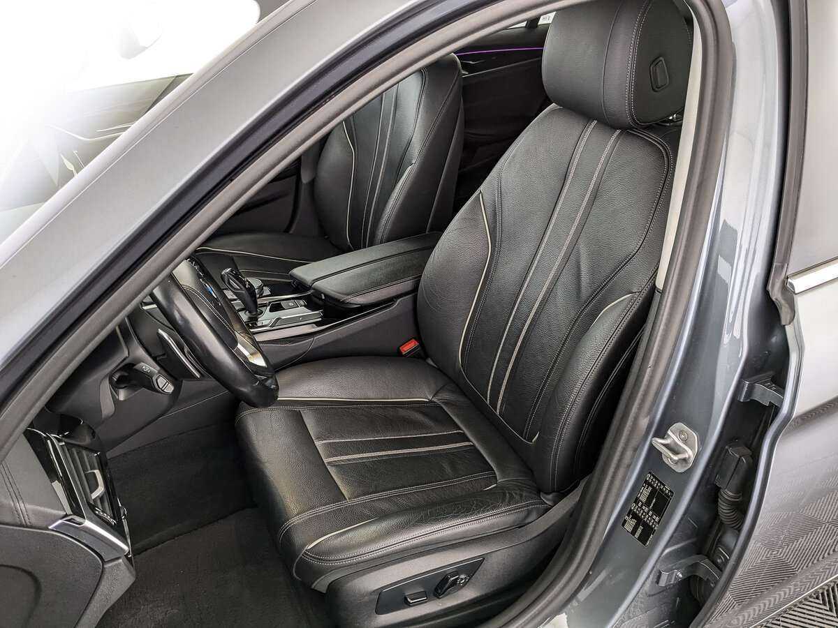 Б/У БМВ 5 серии 2019 года. Фото: #14