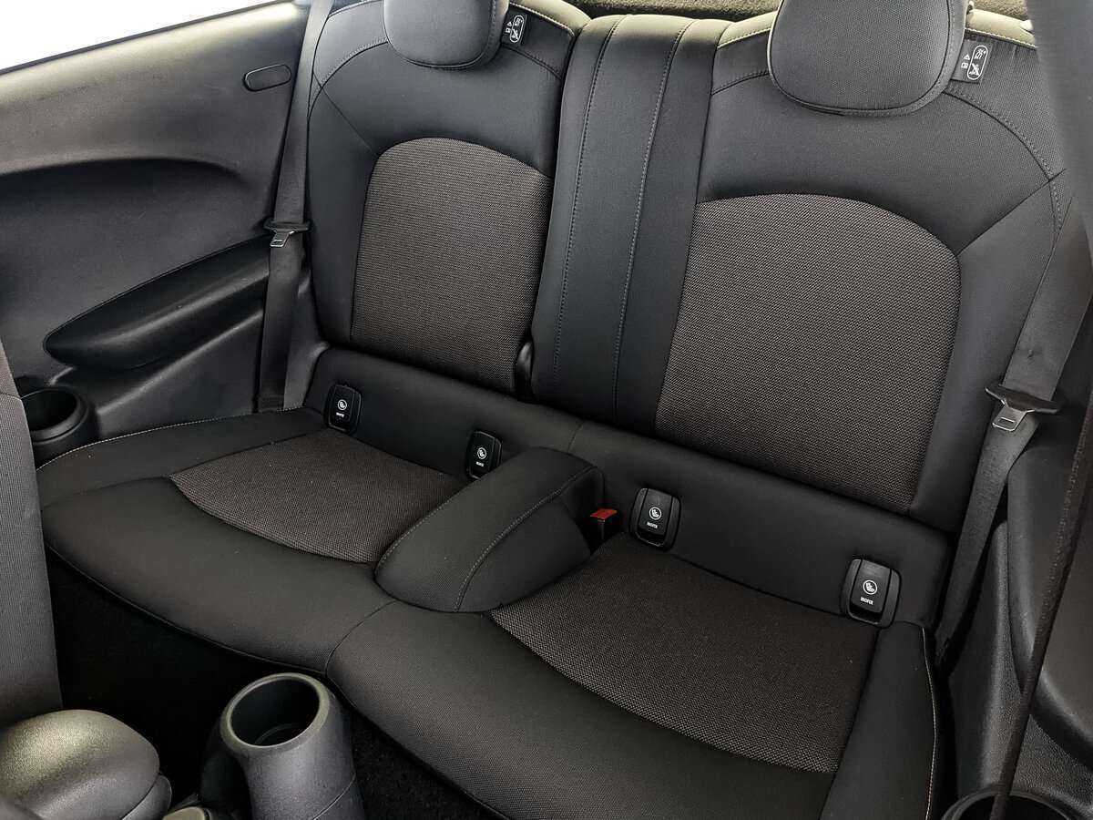 Б/У Мини Хэтч 2020 года. Фото: #12