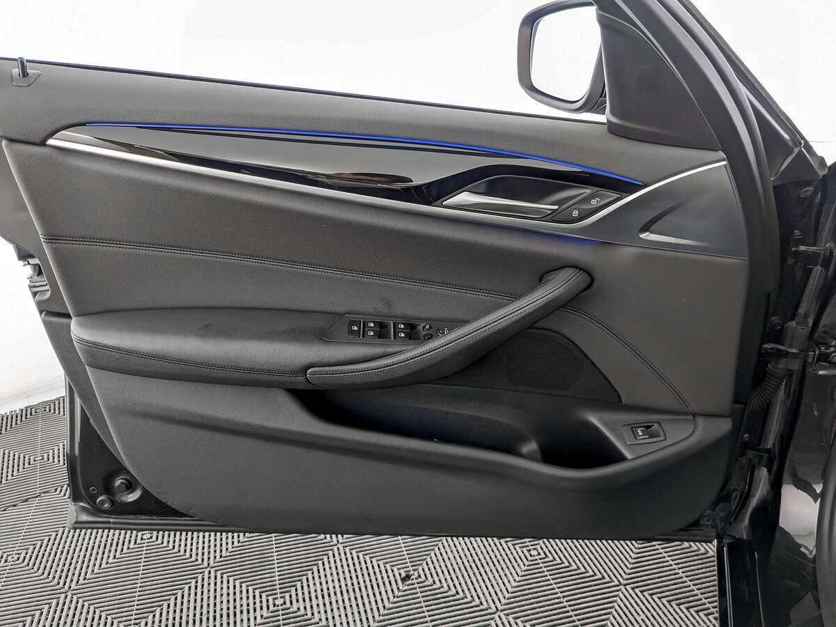 Б/У БМВ 5 серии 2019 года. Фото: #16