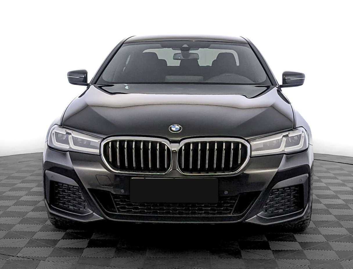 Б/У БМВ 5 серии 2021 года. Фото: #1