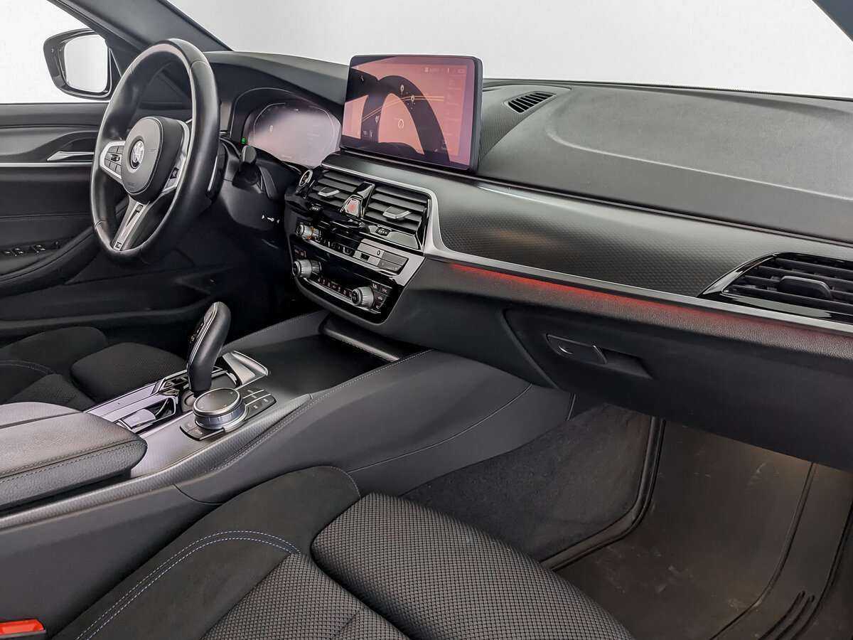 Б/У БМВ 5 серии 2021 года. Фото: #8