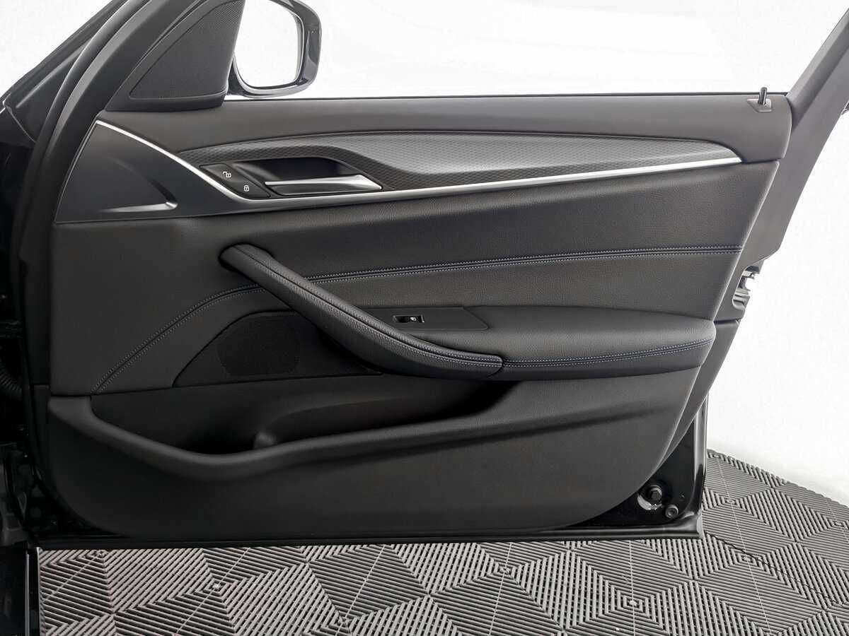 Б/У БМВ 5 серии 2021 года. Фото: #16