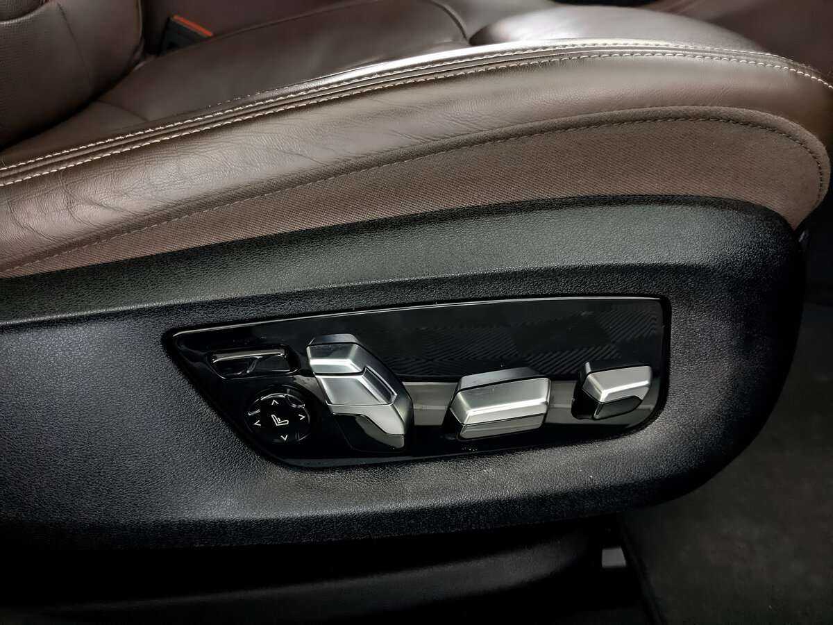 Б/У БМВ 7 серии 2020 года. Фото: #18