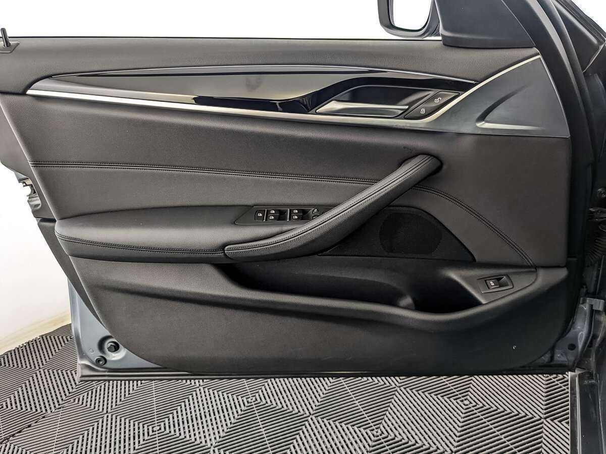 Б/У БМВ 5 серии 2020 года. Фото: #14