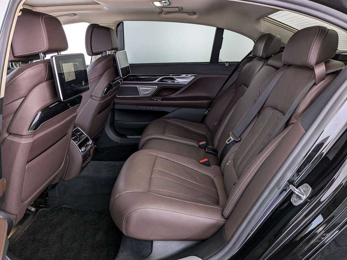 Б/У БМВ 7 серии 2019 года. Фото: #11