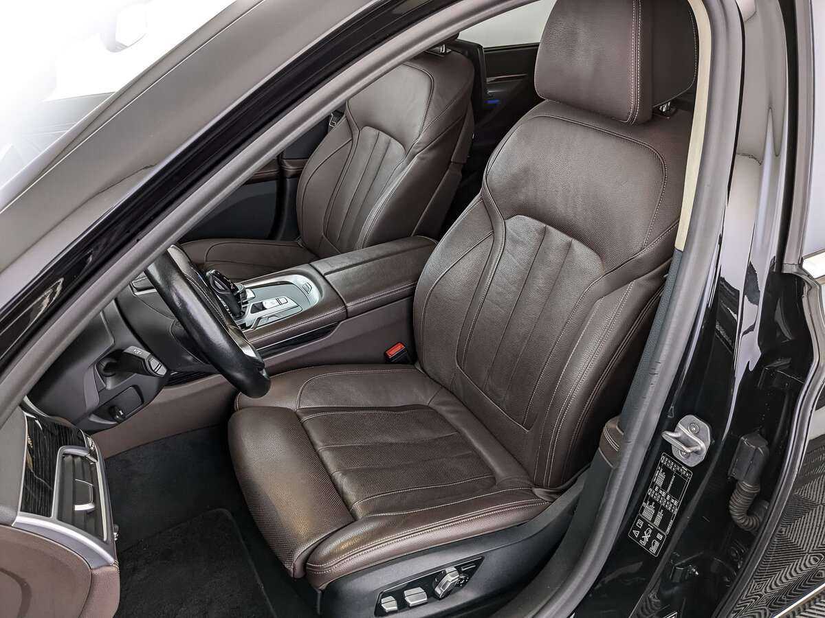 Б/У БМВ 7 серии 2019 года. Фото: #13