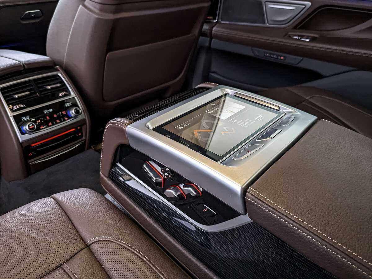 Б/У БМВ 7 серии 2019 года. Фото: #22