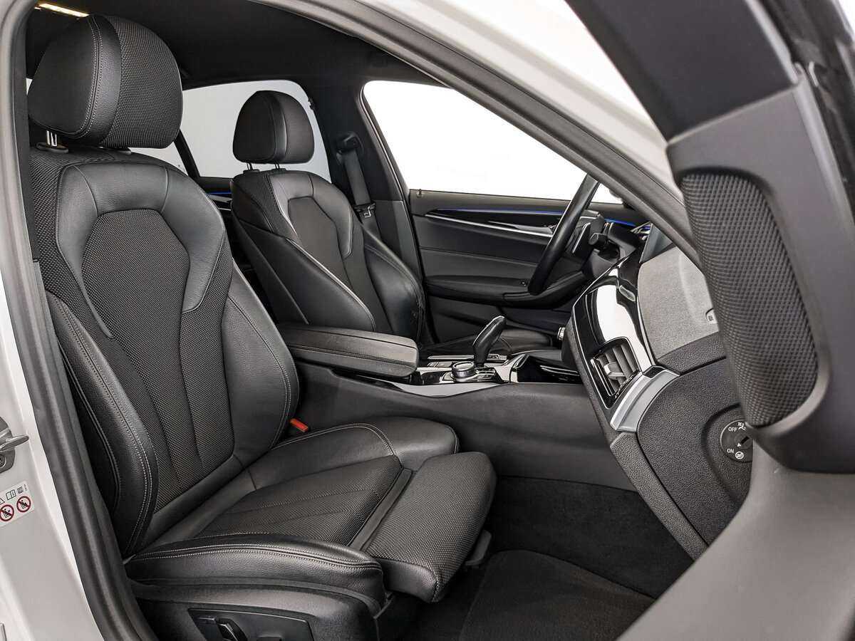 Б/У БМВ 5 серии 2017 года. Фото: #18