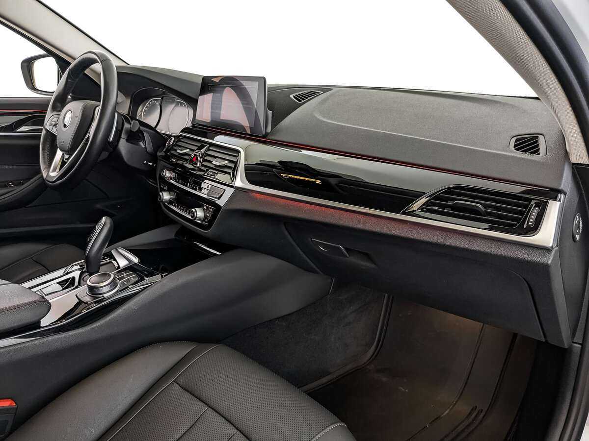 Б/У БМВ 5 серии 2020 года. Фото: #8