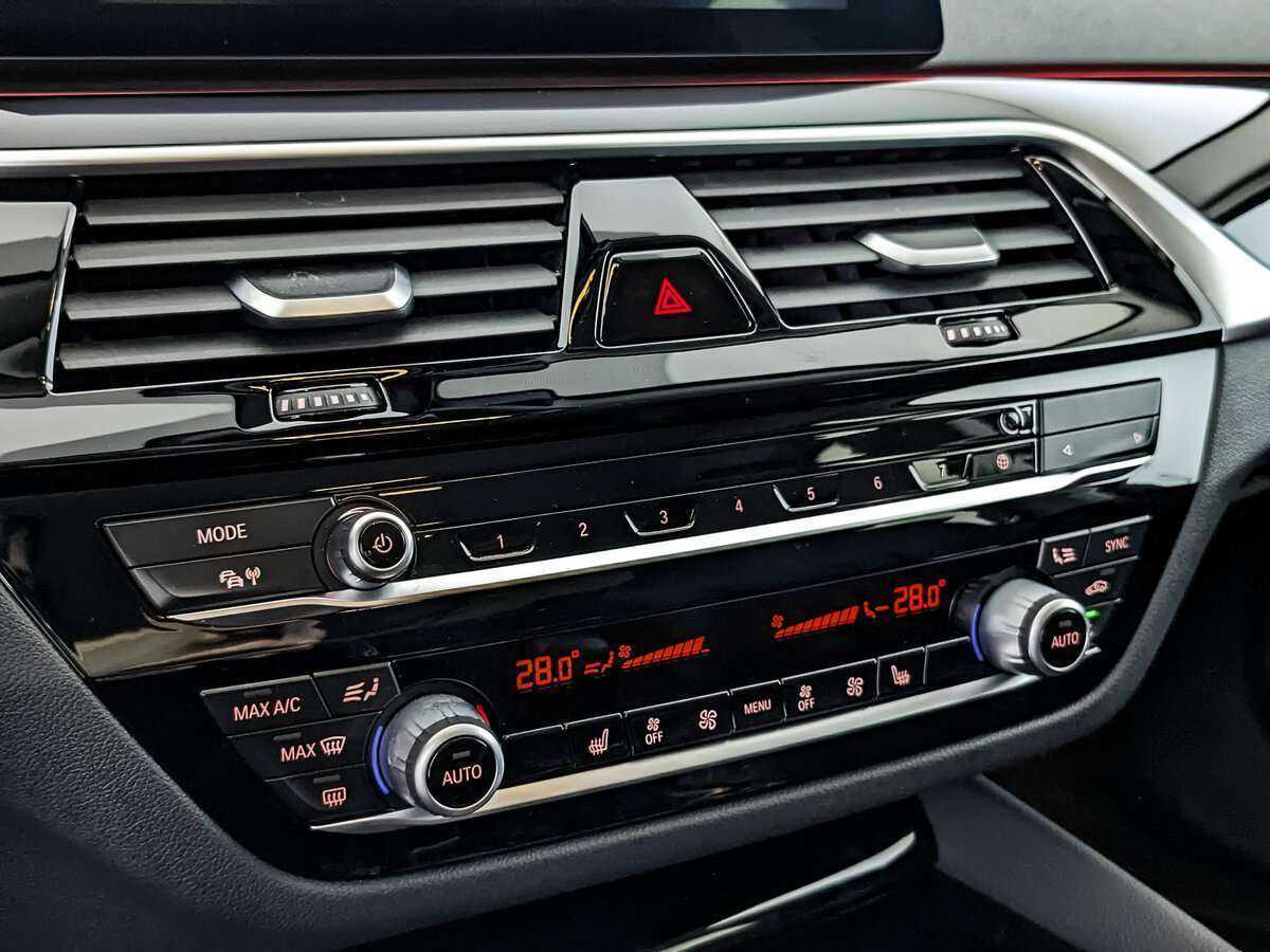 Б/У БМВ 5 серии 2020 года. Фото: #14