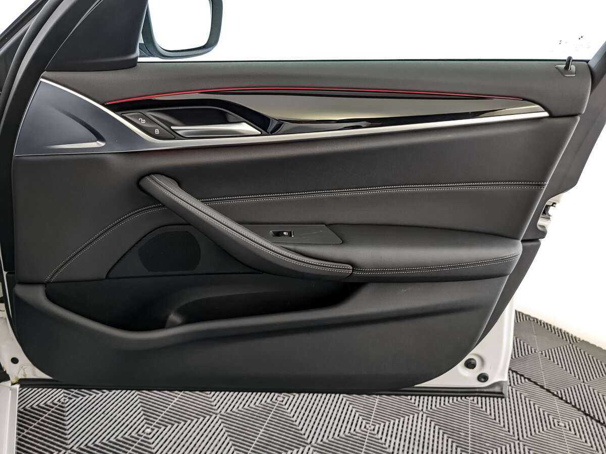 Б/У БМВ 5 серии 2020 года. Фото: #18