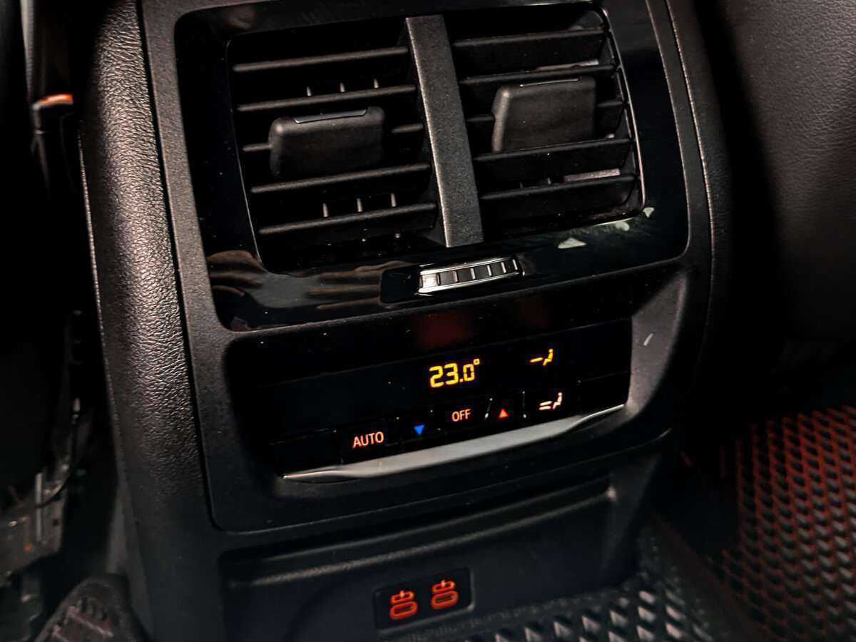 Б/У БМВ Икс4 2020 года. Фото: #24