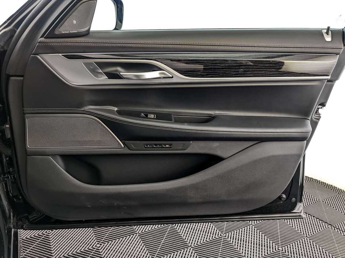 Б/У БМВ 7 серии 2020 года. Фото: #19