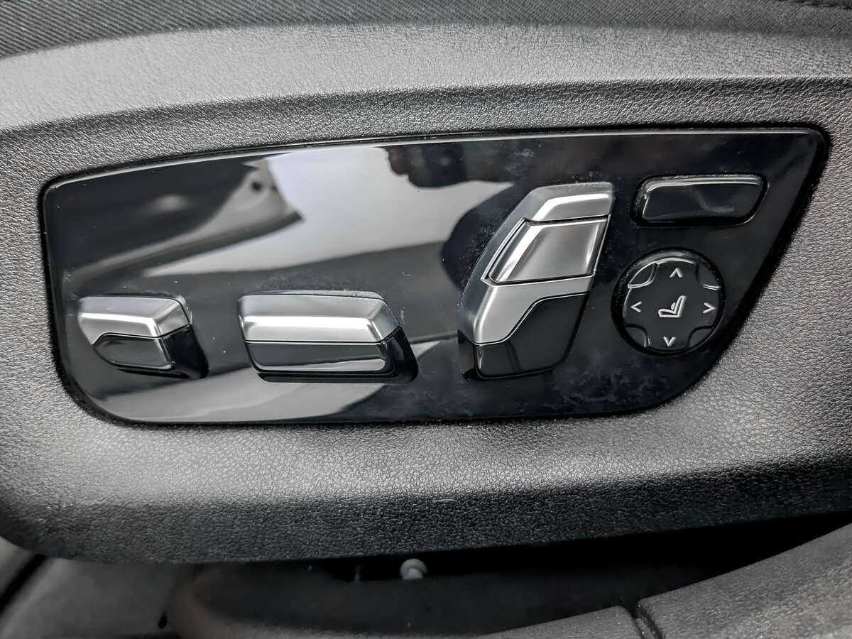 Б/У БМВ 7 серии 2019 года. Фото: #14