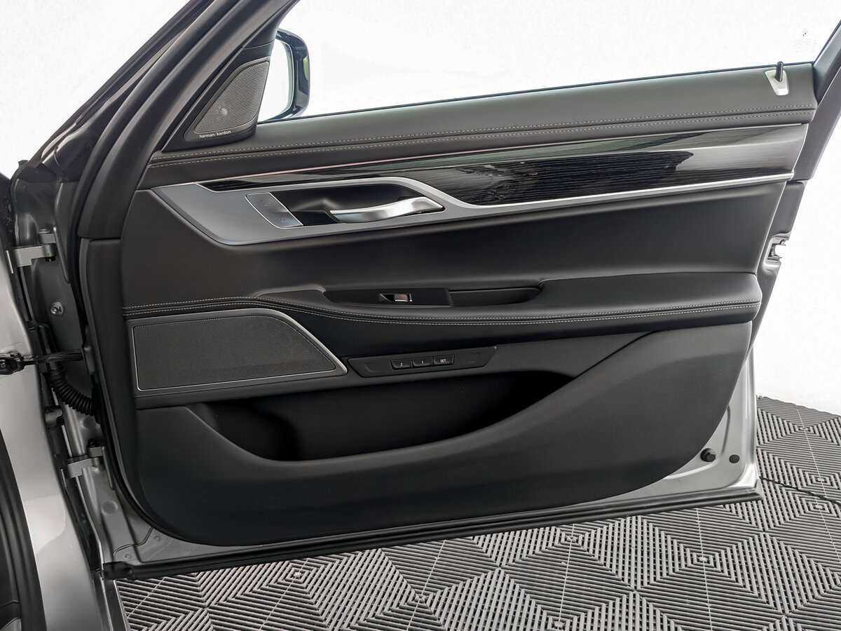 Б/У БМВ 7 серии 2019 года. Фото: #19