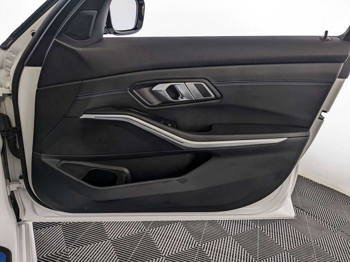 Б/У БМВ 3 серии 2021 года. Фото: #19