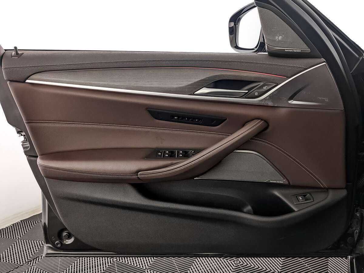 Б/У БМВ 5 серии 2020 года. Фото: #12