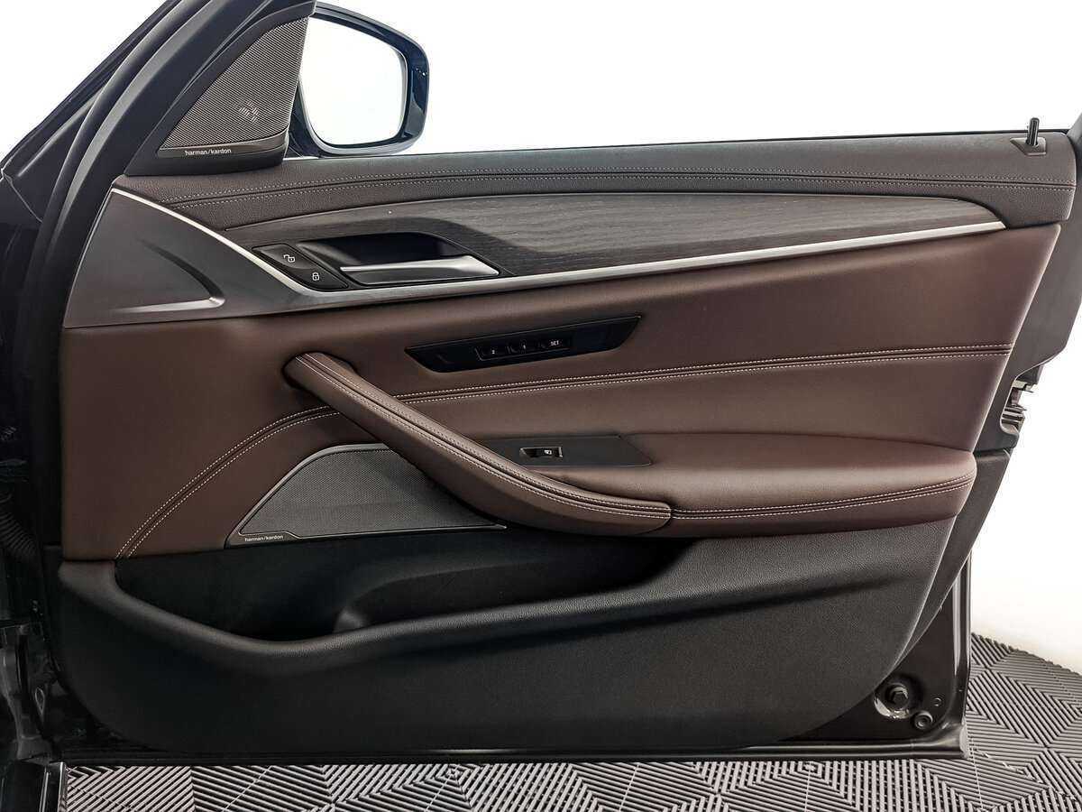 Б/У БМВ 5 серии 2020 года. Фото: #18