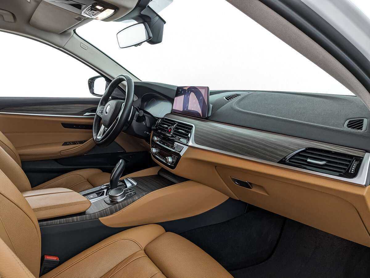 Б/У БМВ 5 серии 2019 года. Фото: #8