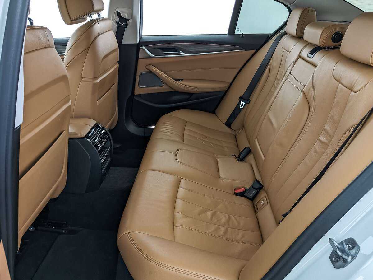 Б/У БМВ 5 серии 2019 года. Фото: #12