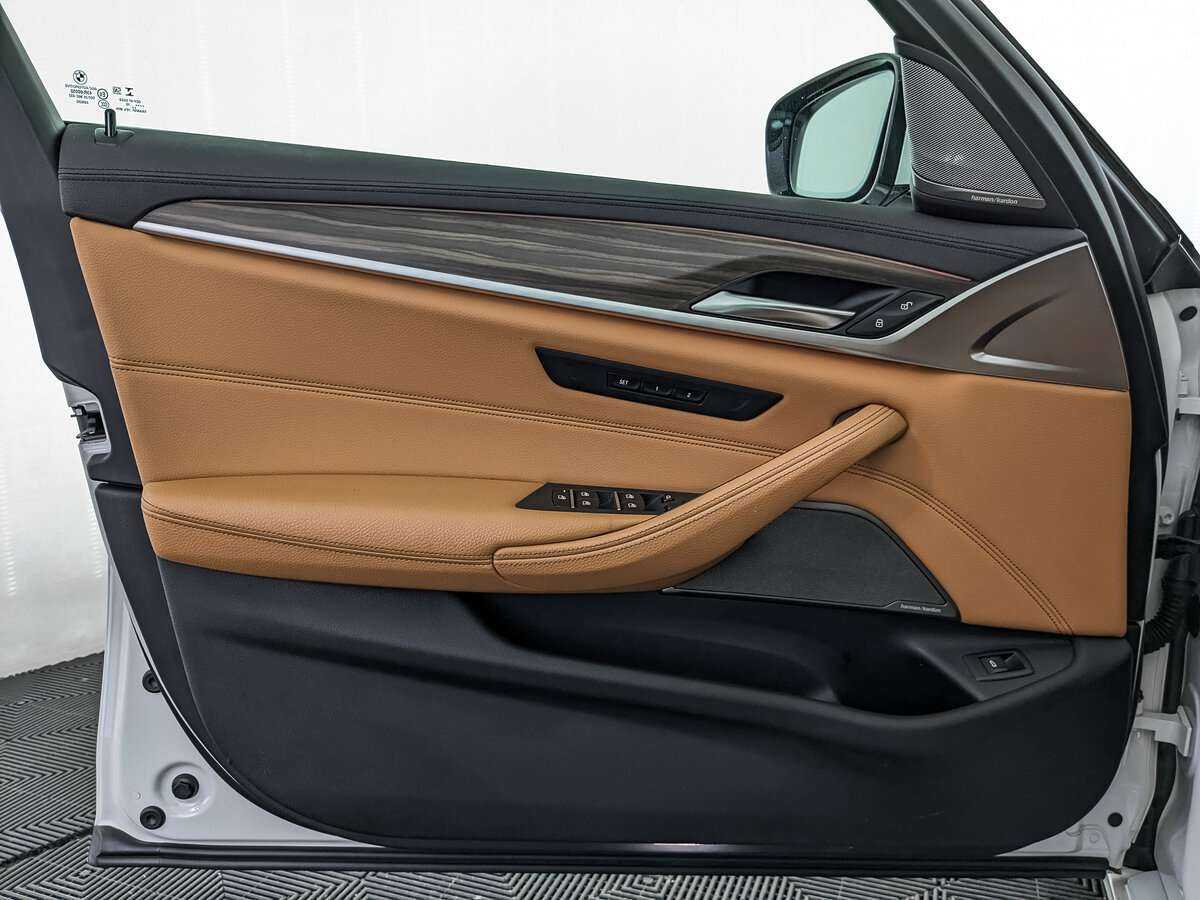 Б/У БМВ 5 серии 2019 года. Фото: #13