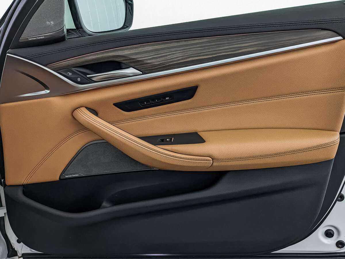 Б/У БМВ 5 серии 2019 года. Фото: #19