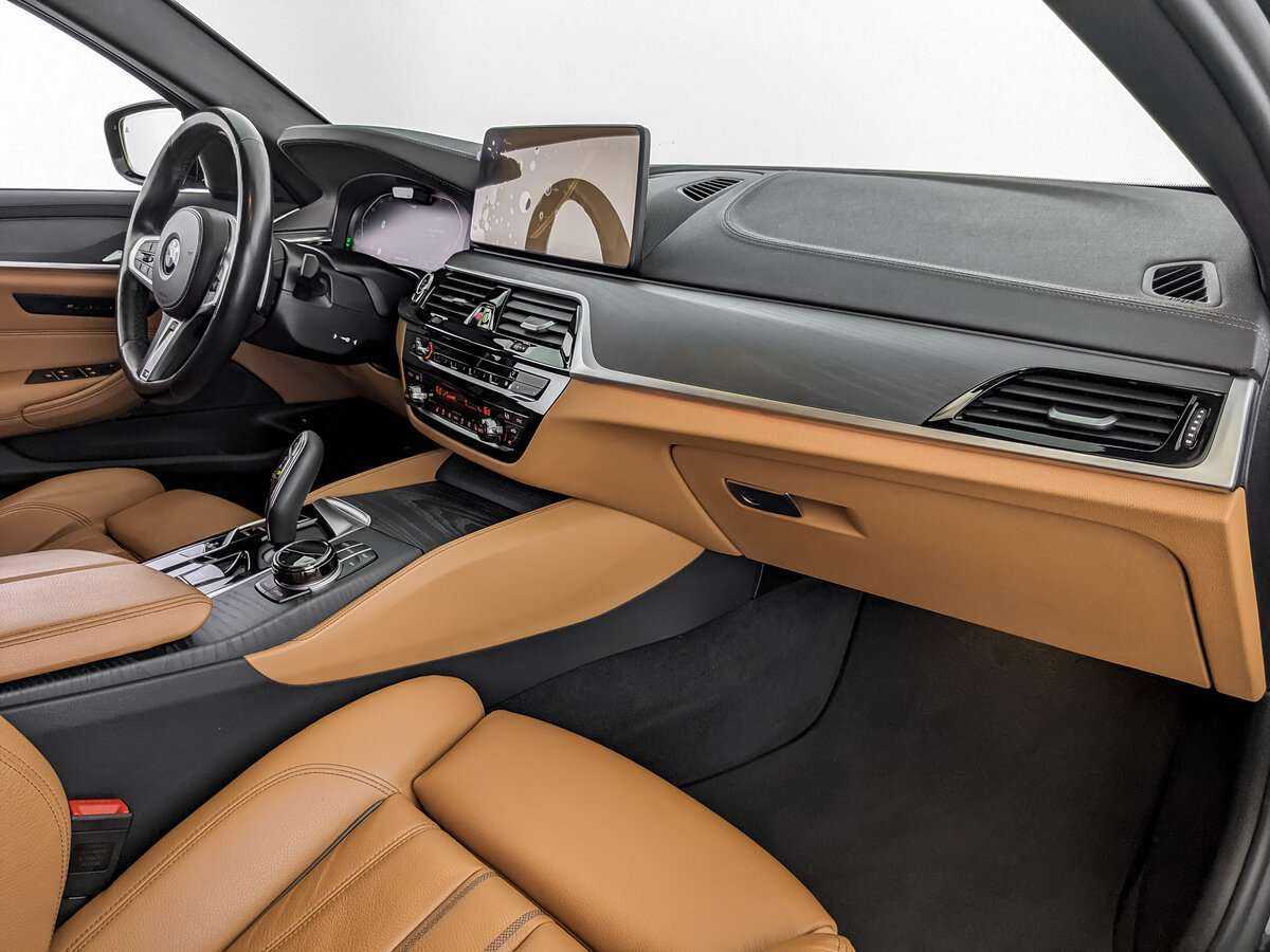 Б/У БМВ 5 серии 2021 года. Фото: #8