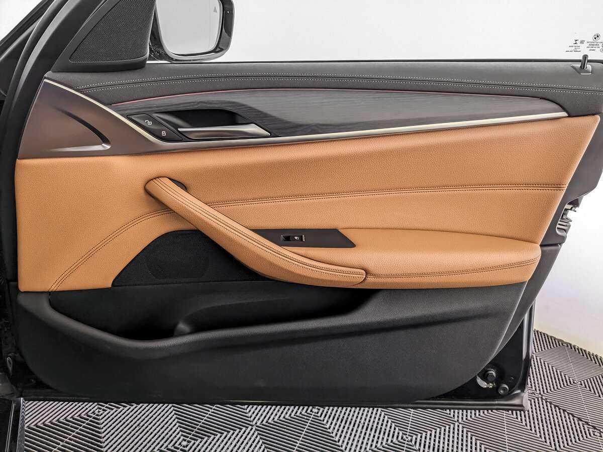 Б/У БМВ 5 серии 2021 года. Фото: #16