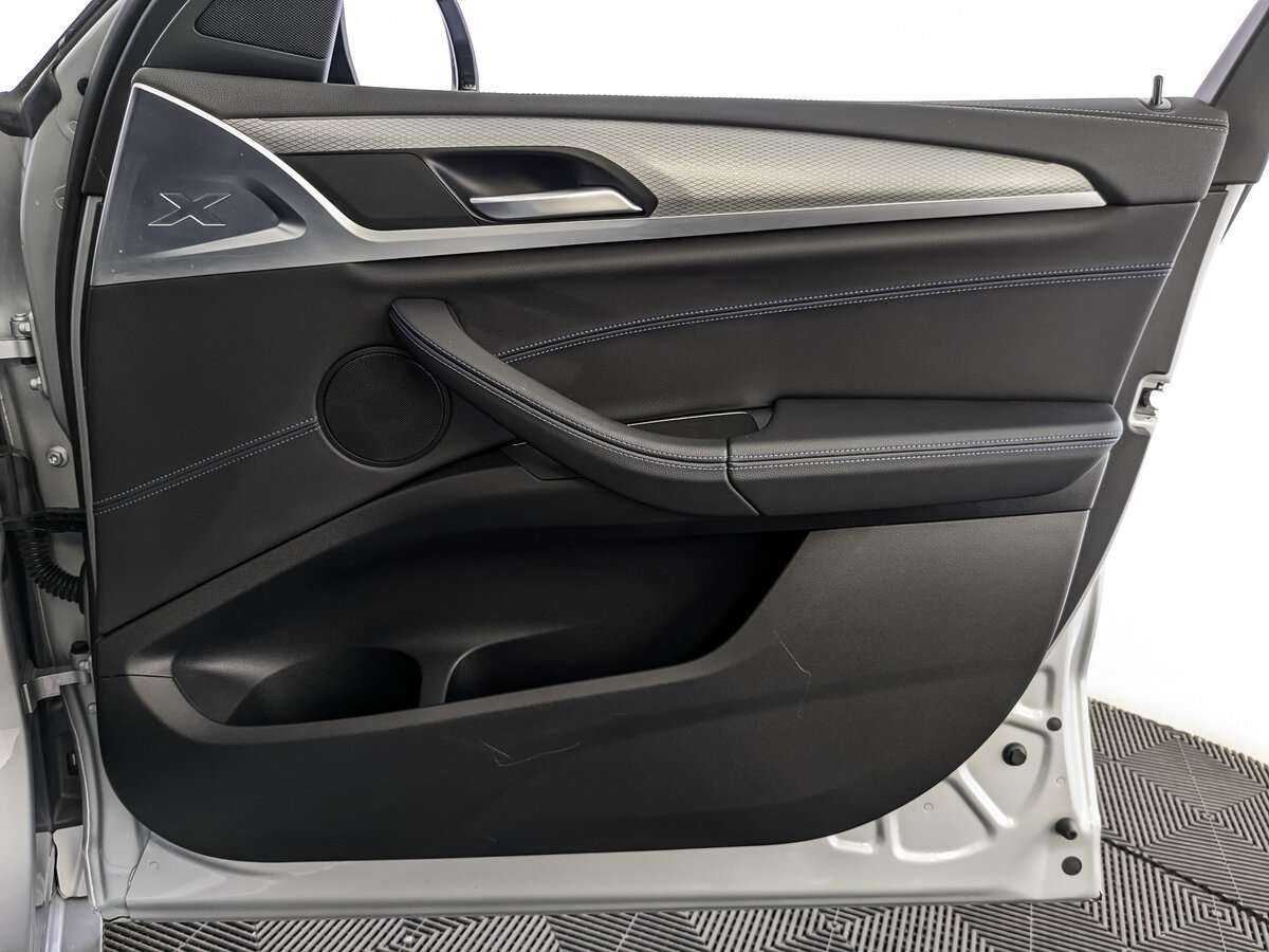 Б/У БМВ Икс4 2021 года. Фото: #24