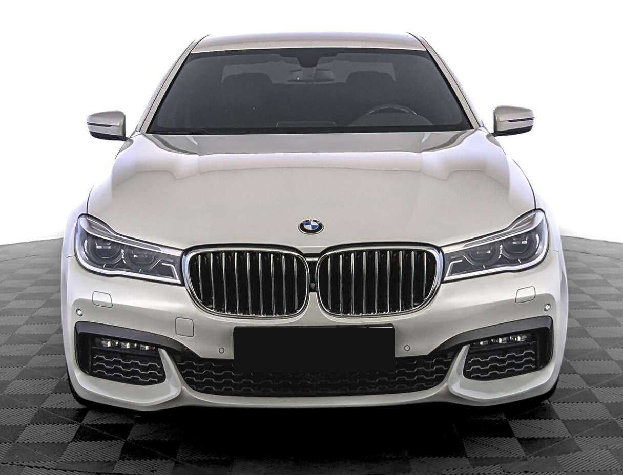 Б/У БМВ 7 серии 2019 года. Фото: #1