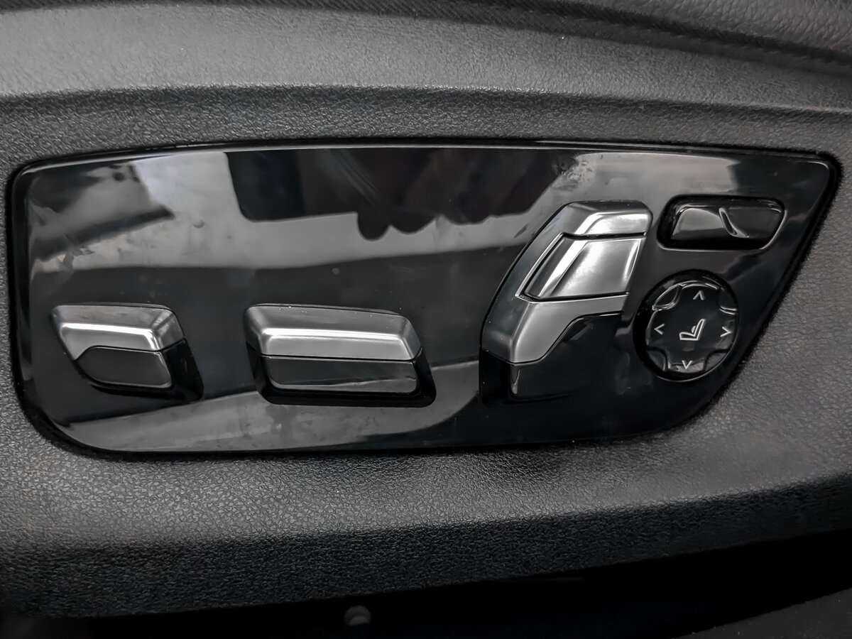 Б/У БМВ 7 серии 2019 года. Фото: #16