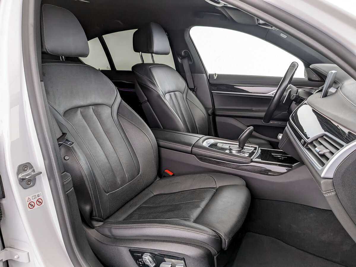 Б/У БМВ 7 серии 2019 года. Фото: #19