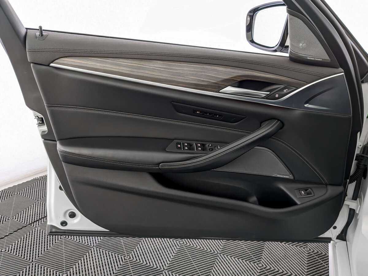 Б/У БМВ 5 серии 2019 года. Фото: #14