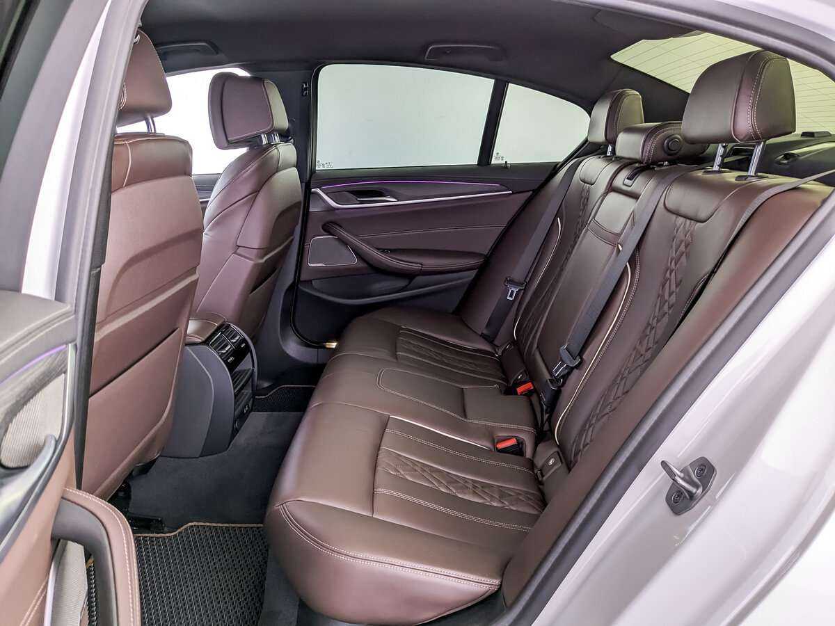 Б/У БМВ 5 серии 2020 года. Фото: #11