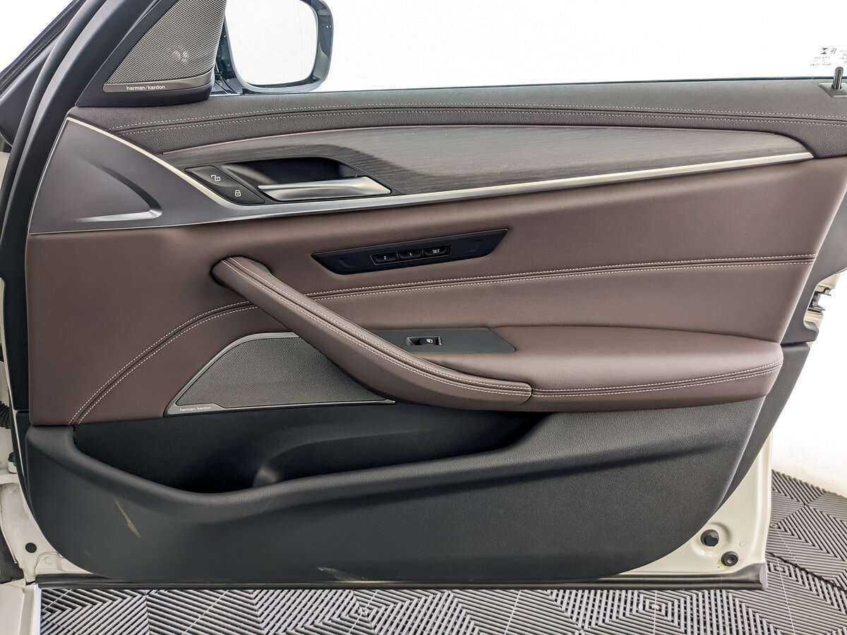 Б/У БМВ 5 серии 2020 года. Фото: #19