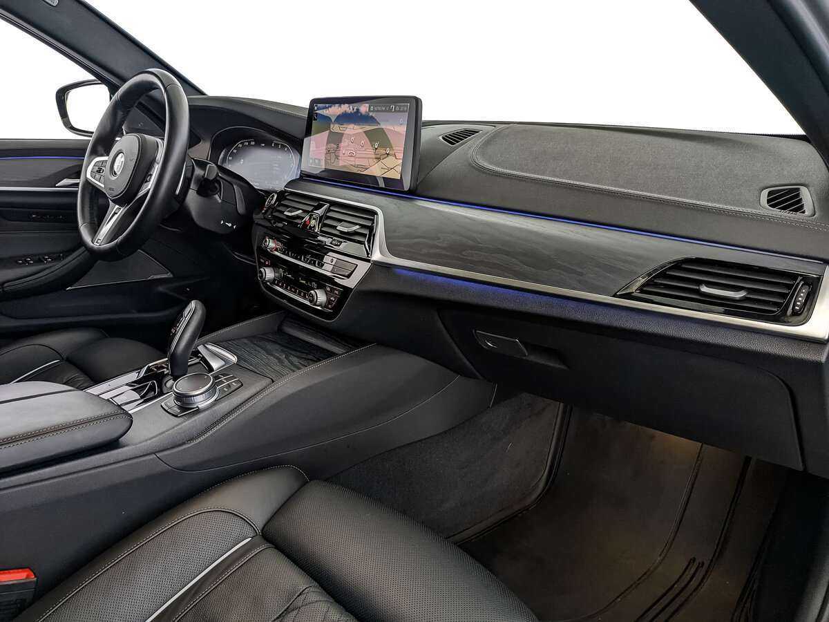 Б/У БМВ 5 серии 2021 года. Фото: #8