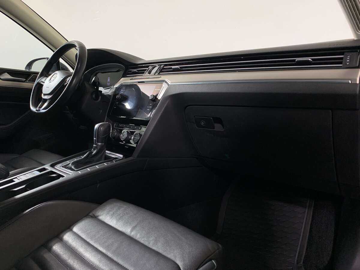 Б/У Фольксваген Пассат 2019 года. Фото: #10