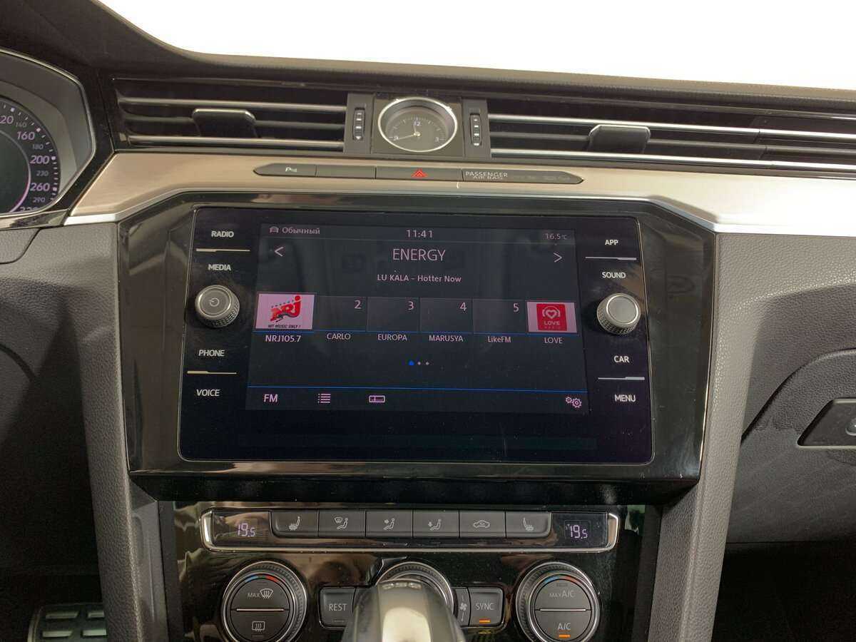 Б/У Фольксваген Пассат 2019 года. Фото: #12