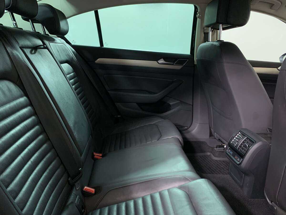 Б/У Фольксваген Пассат 2019 года. Фото: #14