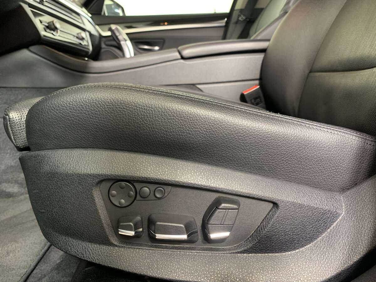 Б/У БМВ 5 серии 2012 года. Фото: #13