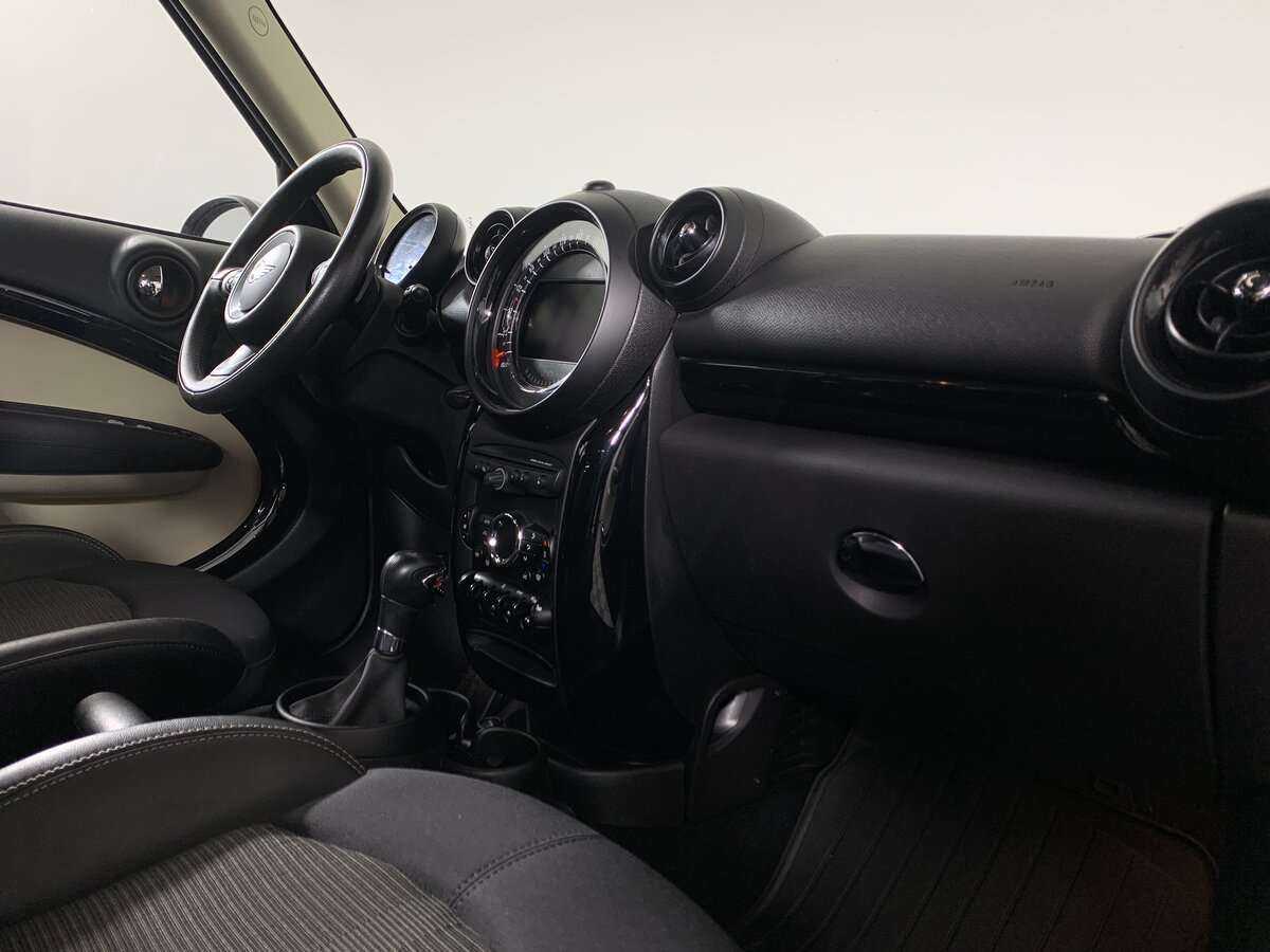 Б/У Мини Каунтримэн 2016 года. Фото: #10