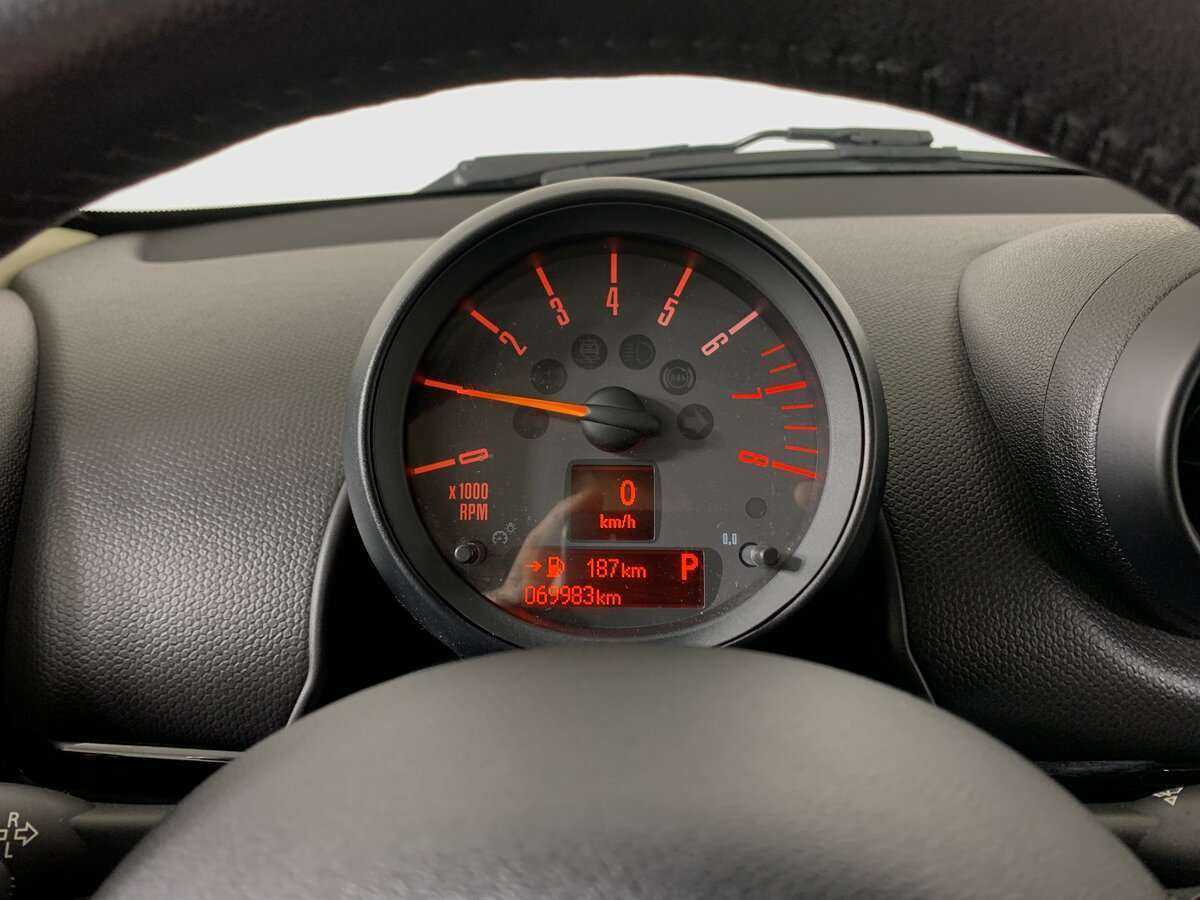 Б/У Мини Каунтримэн 2016 года. Фото: #11