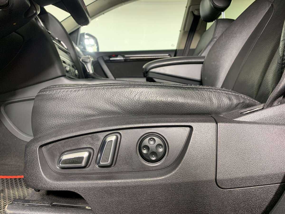 Б/У Ауди К7 2013 года. Фото: #12