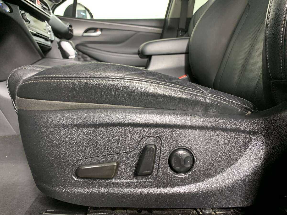 Б/У Хендай Санта Фе 2018 года. Фото: #13