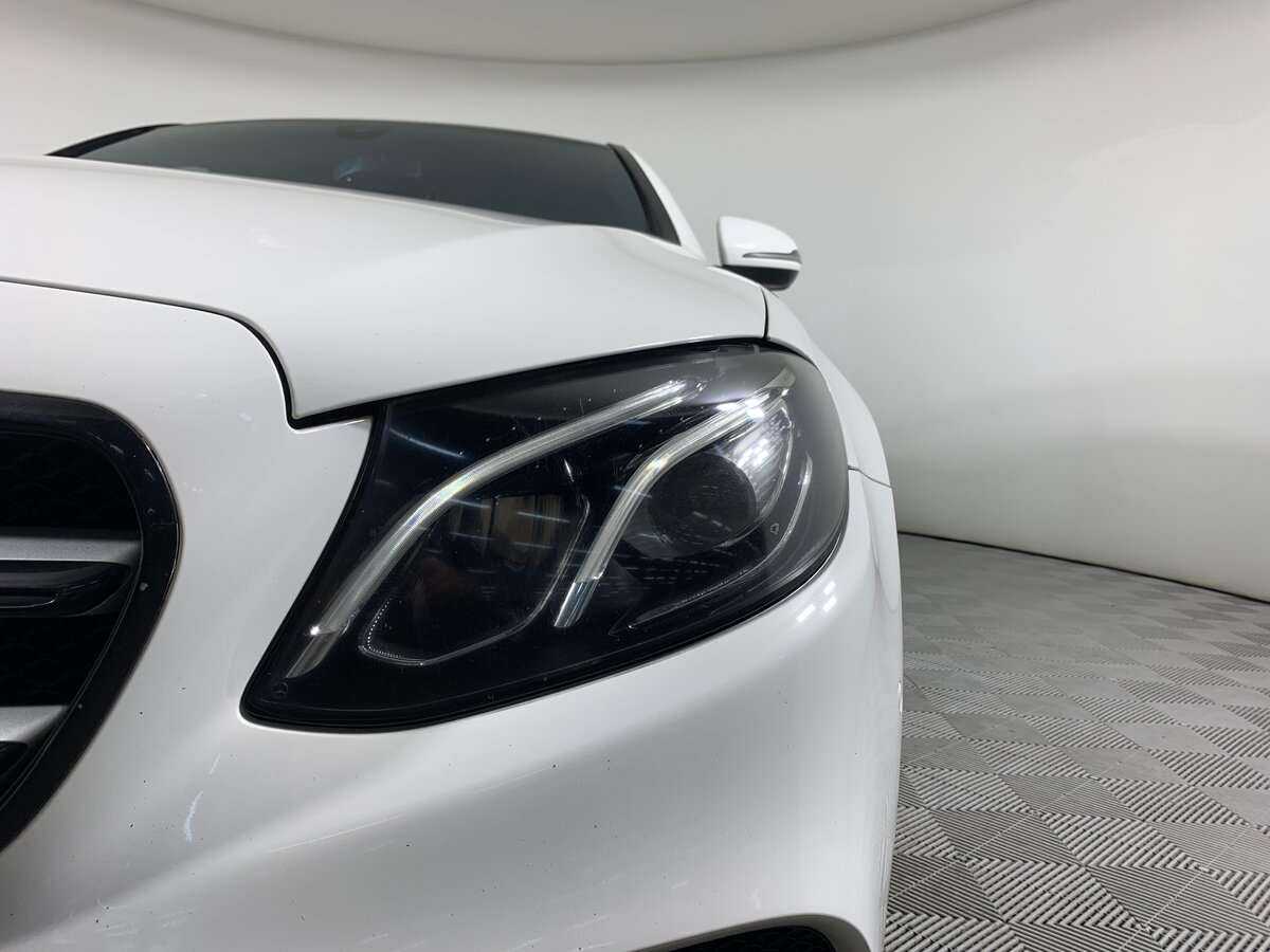 Б/У Мерседес-Бенц Е-Класс 2018 года. Фото: #9