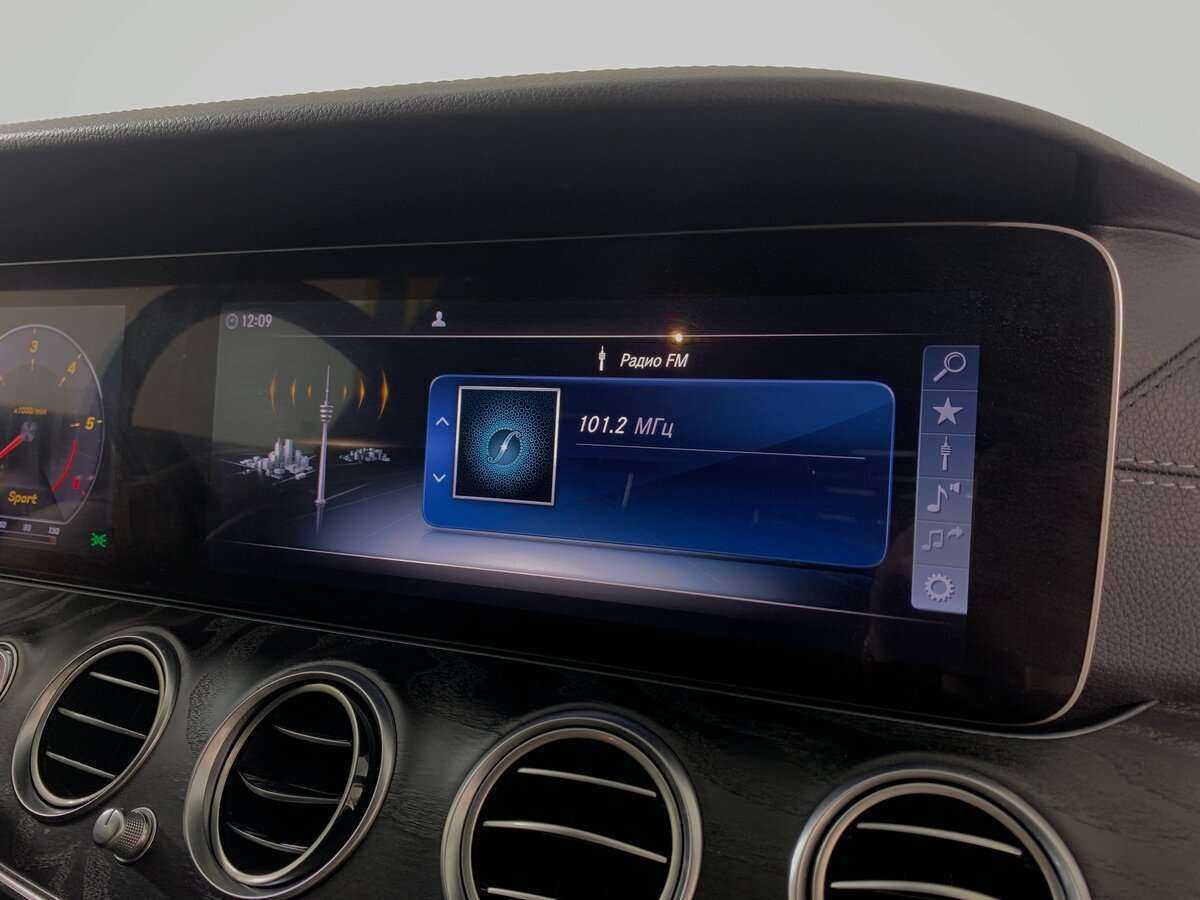 Б/У Мерседес-Бенц Е-Класс 2018 года. Фото: #17